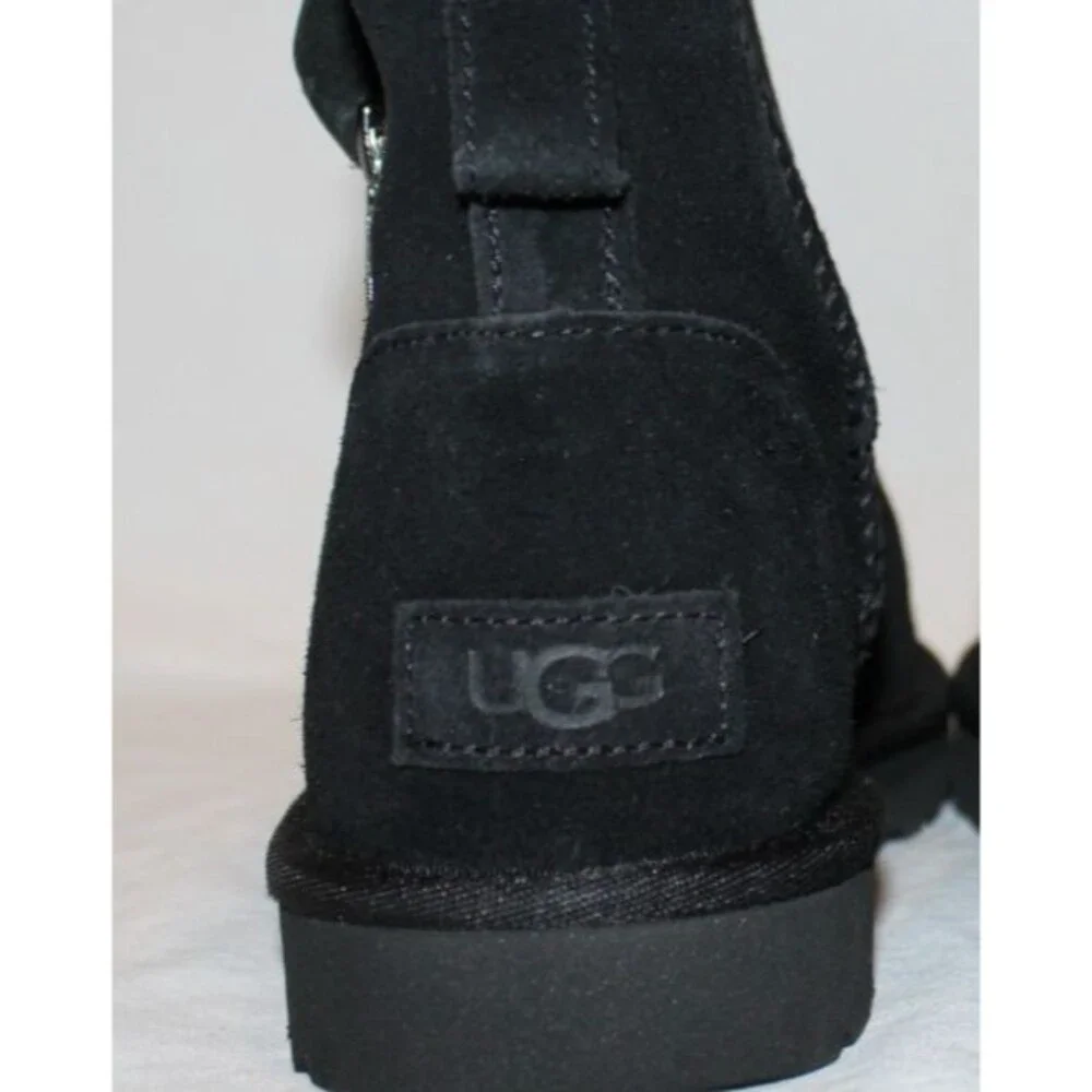 UGG Women's‎ Classic Mini Bailey Zip Black Suede Shearling Lined Boots NWOB US 6